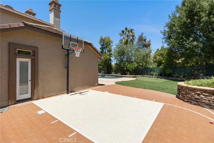 574 Oak Tree Court, Simi Valley, California 93065
