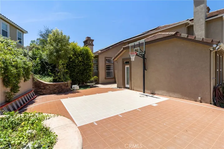 574 Oak Tree Court, Simi Valley, California 93065