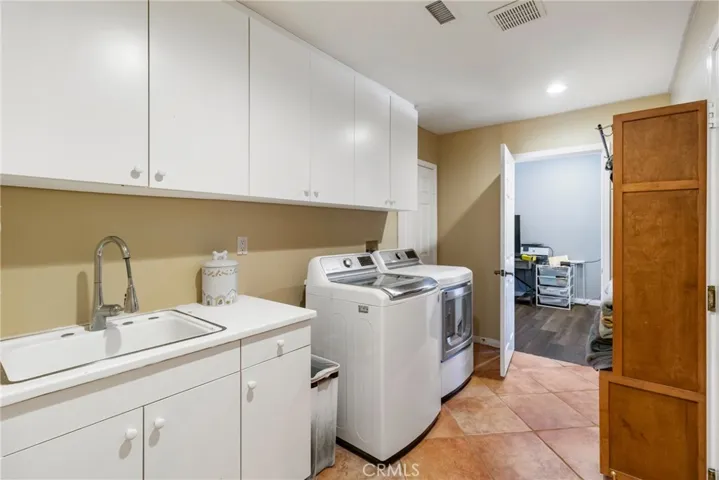 574 Oak Tree Court, Simi Valley, California 93065