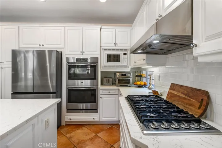 574 Oak Tree Court, Simi Valley, California 93065