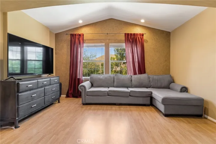 574 Oak Tree Court, Simi Valley, California 93065