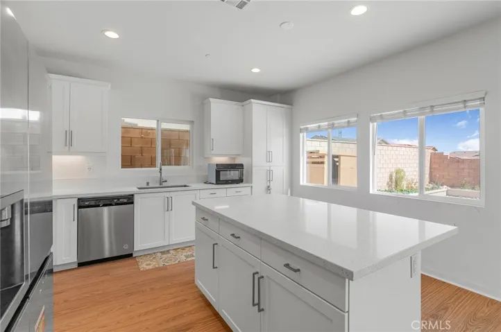 15597 Parry Peak Drive, Fontana, California 92336