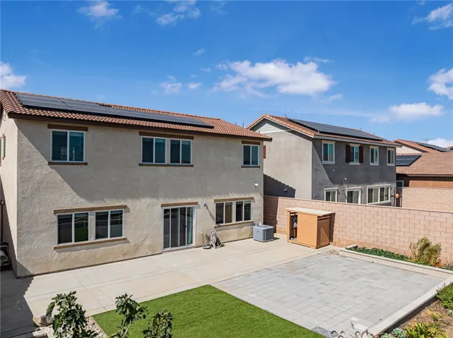 15597 Parry Peak Drive, Fontana, California 92336