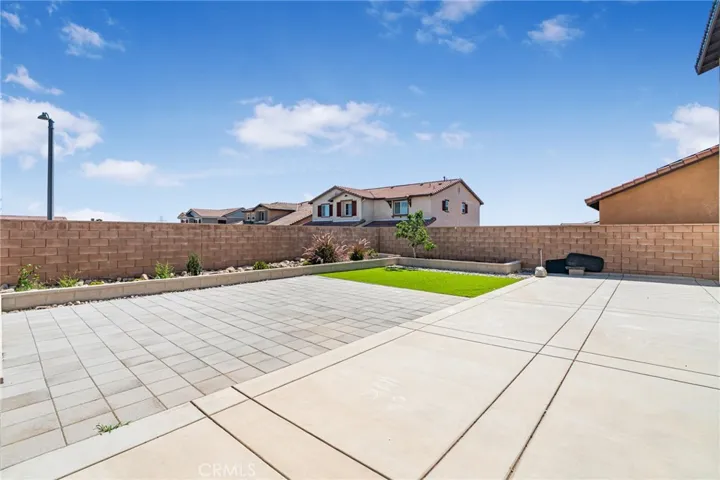 15597 Parry Peak Drive, Fontana, California 92336