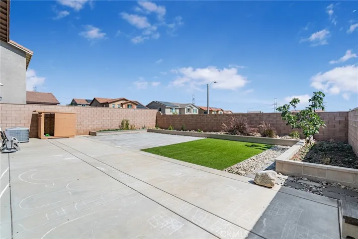 15597 Parry Peak Drive, Fontana, California 92336
