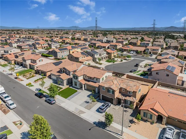 15597 Parry Peak Drive, Fontana, California 92336