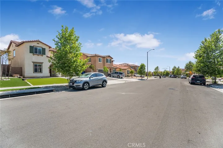 15597 Parry Peak Drive, Fontana, California 92336