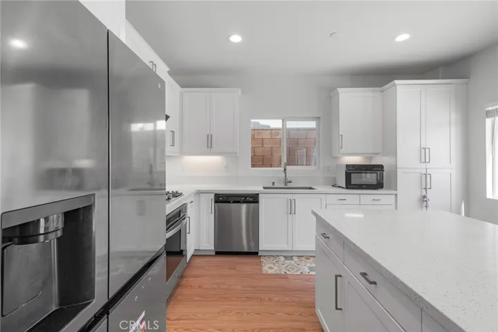 15597 Parry Peak Drive, Fontana, California 92336