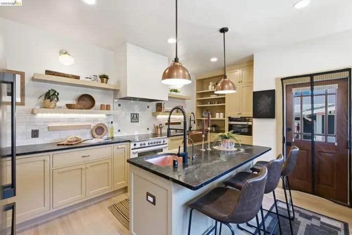 1504 Verdi St, Alameda, California 94501