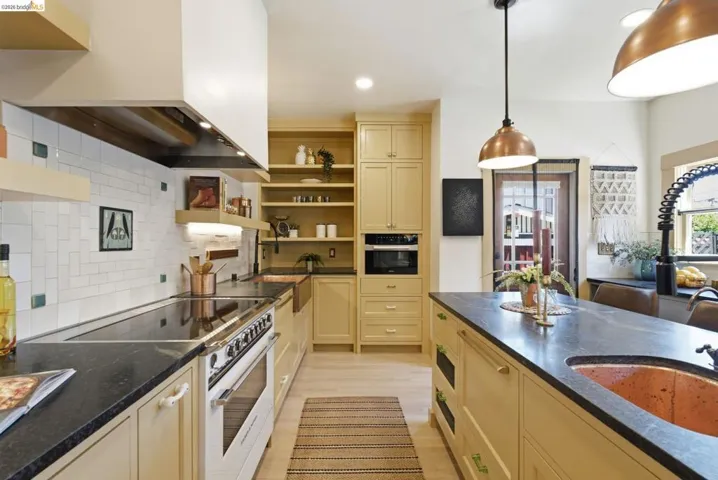 1504 Verdi St, Alameda, California 94501