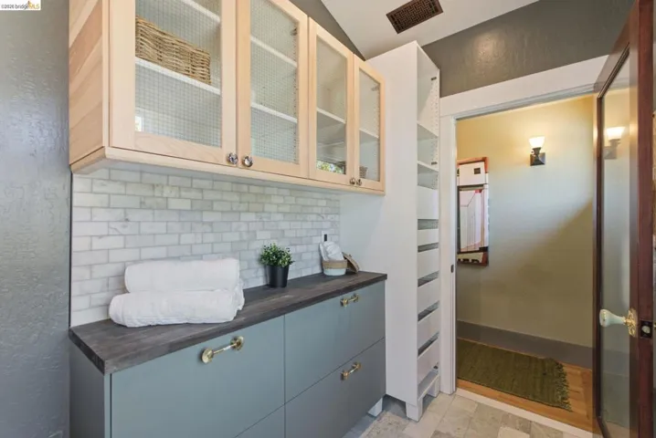 1504 Verdi St, Alameda, California 94501
