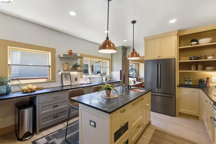 1504 Verdi St, Alameda, California 94501