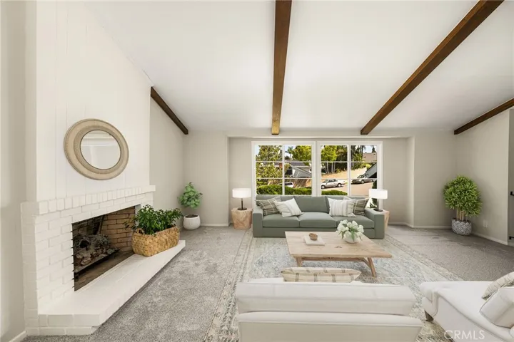 1877 Swan Circle, Costa Mesa, California 92626