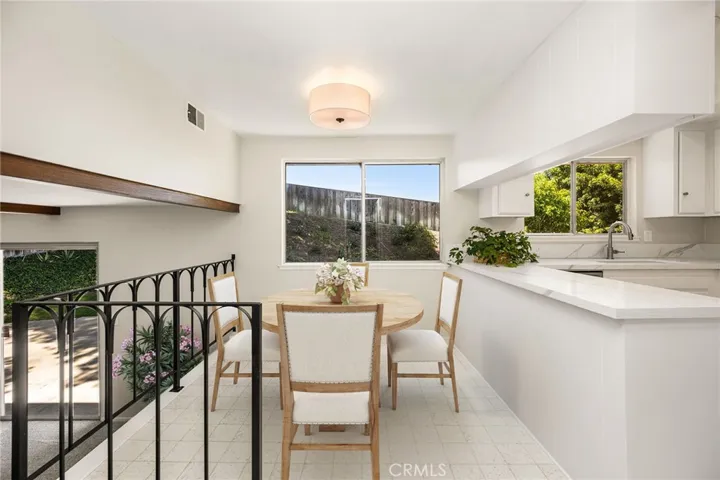 1877 Swan Circle, Costa Mesa, California 92626