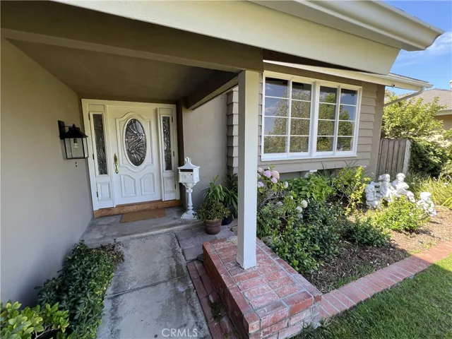1877 Swan Circle, Costa Mesa, California 92626