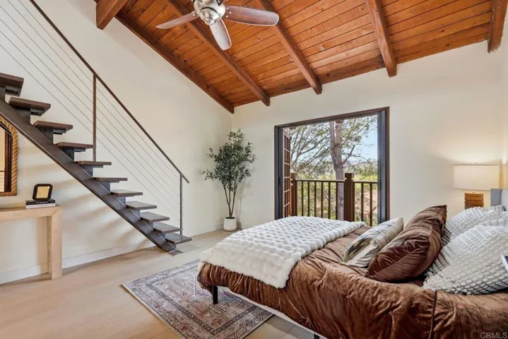 8608 Villa La Jolla Drive 4, La Jolla, California 92037 — photo 4