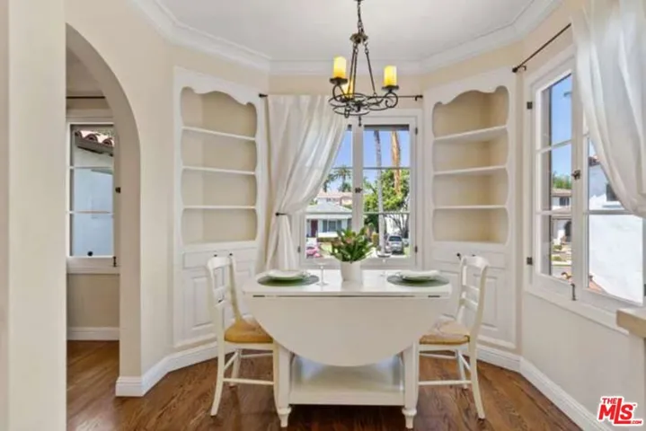 284 1/2 Granada Avenue 1, Long Beach, California 90803