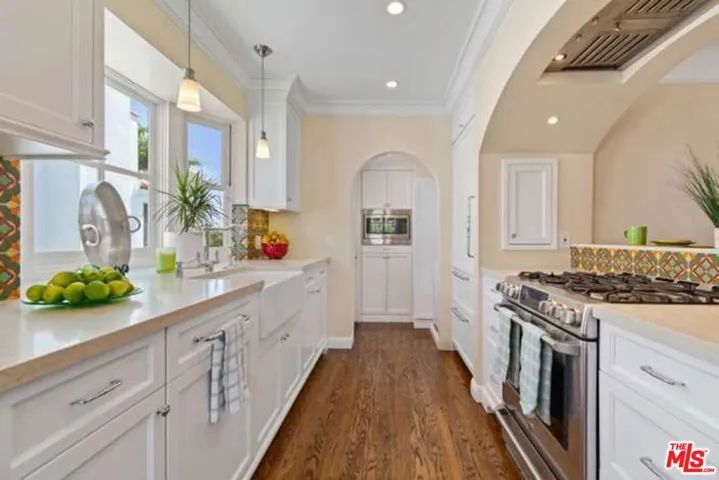 284 1/2 Granada Avenue 1, Long Beach, California 90803