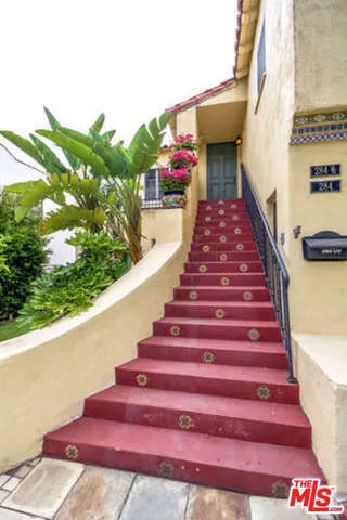 284 1/2 Granada Avenue 1, Long Beach, California 90803