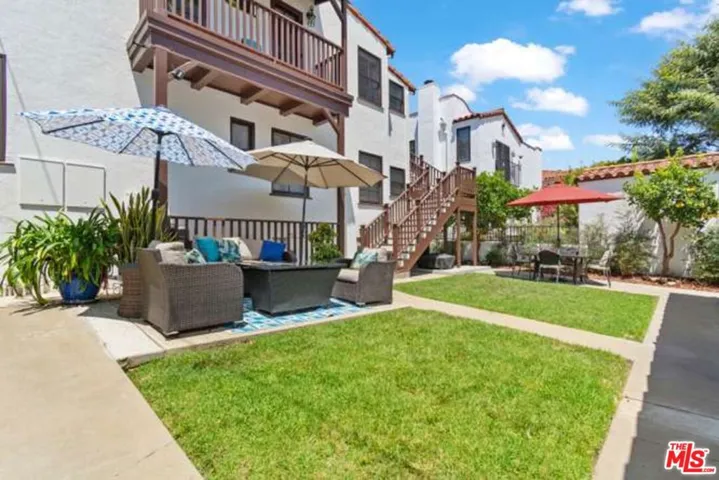 284 1/2 Granada Avenue 1, Long Beach, California 90803