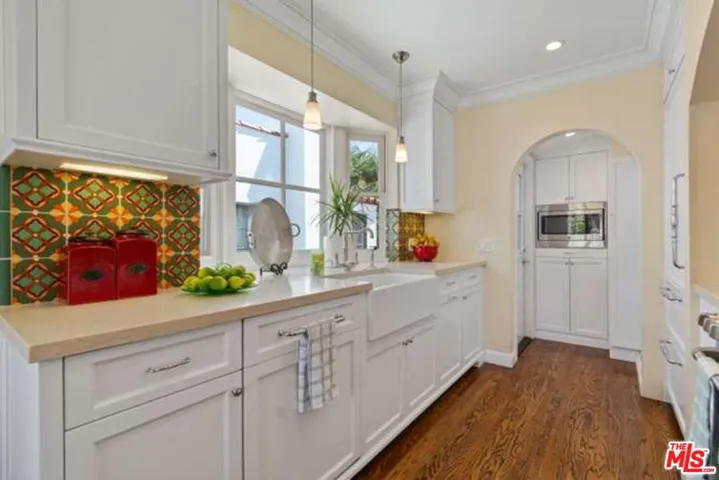 284 1/2 Granada Avenue 1, Long Beach, California 90803