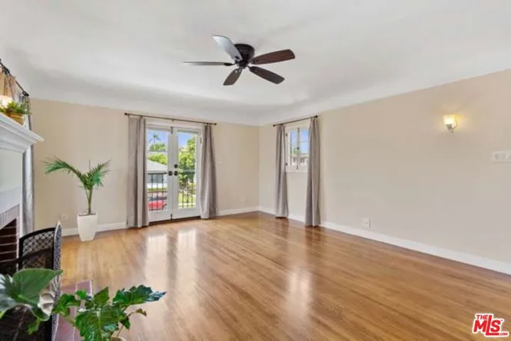 284 1/2 Granada Avenue 1, Long Beach, California 90803