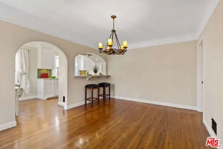 284 1/2 Granada Avenue 1, Long Beach, California 90803