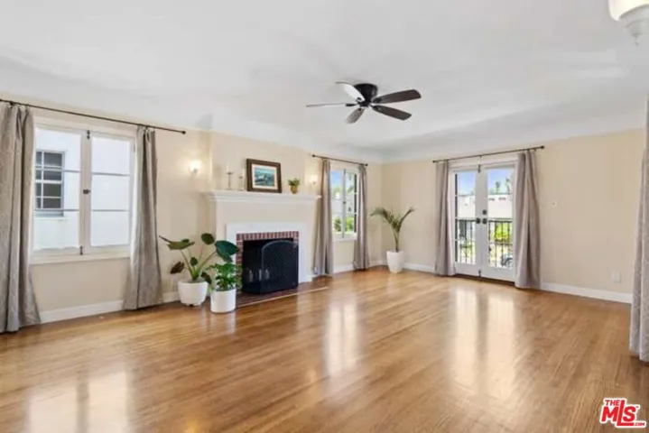 284 1/2 Granada Avenue 1, Long Beach, California 90803