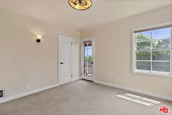 284 1/2 Granada Avenue 1, Long Beach, California 90803