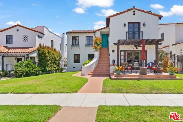 284 1/2 Granada Avenue 1, Long Beach, California 90803