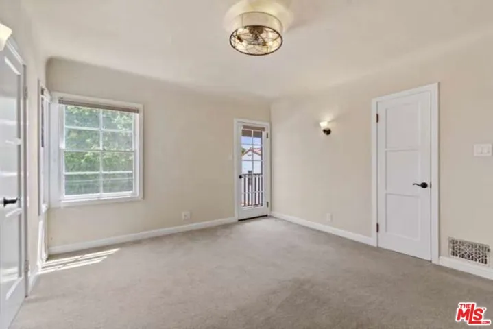 284 1/2 Granada Avenue 1, Long Beach, California 90803
