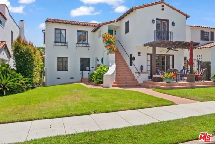 284 1/2 Granada Avenue 1, Long Beach, California 90803