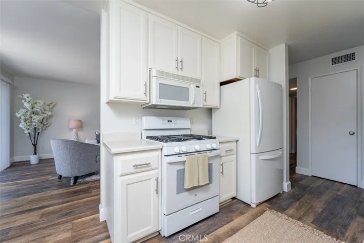 700 W La Veta A1, Orange, California 92868