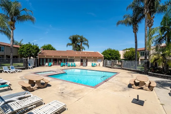 700 W La Veta A1, Orange, California 92868