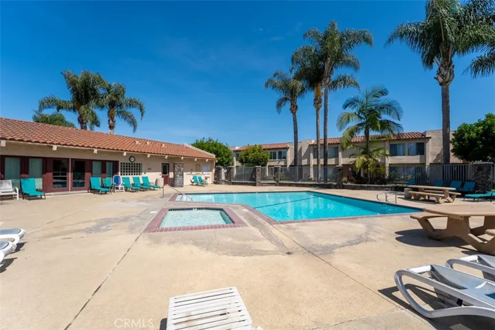 700 W La Veta A1, Orange, California 92868