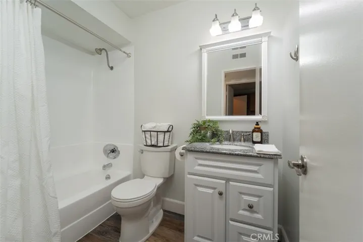 700 W La Veta A1, Orange, California 92868