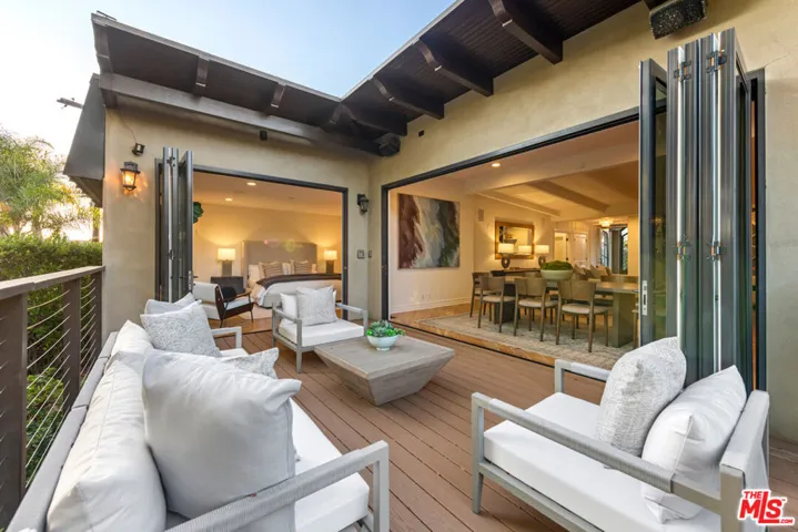8045 Rayford Drive, Los Angeles, California 90045