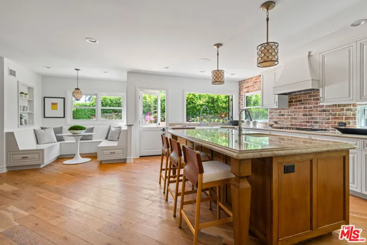 8045 Rayford Drive, Los Angeles, California 90045