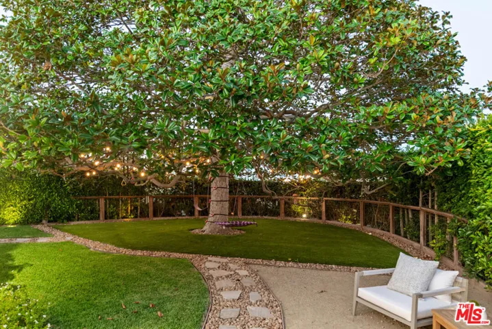 8045 Rayford Drive, Los Angeles, California 90045