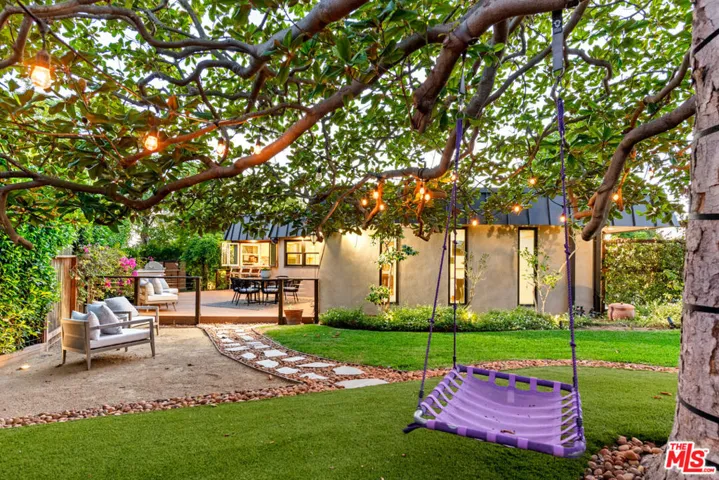 8045 Rayford Drive, Los Angeles, California 90045