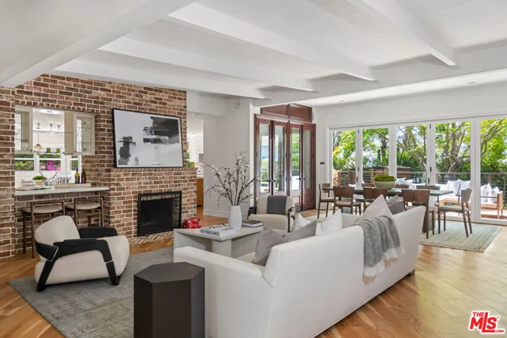 8045 Rayford Drive, Los Angeles, California 90045