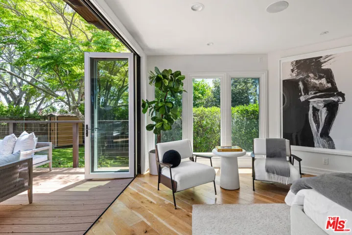 8045 Rayford Drive, Los Angeles, California 90045