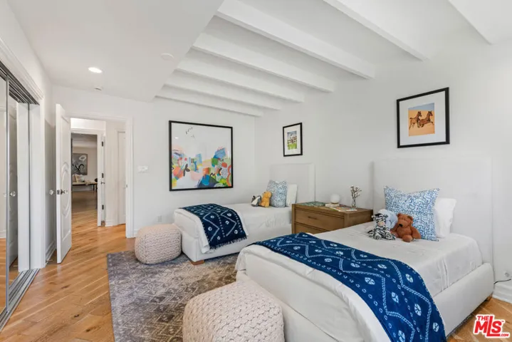 8045 Rayford Drive, Los Angeles, California 90045
