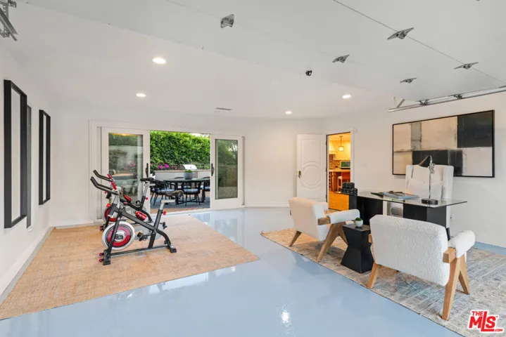 8045 Rayford Drive, Los Angeles, California 90045