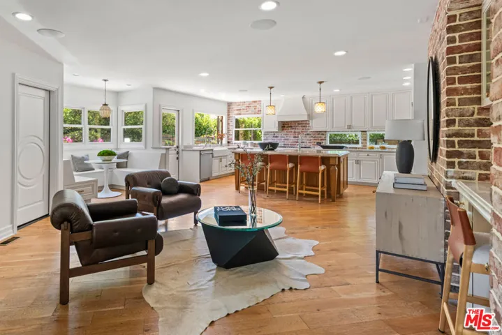 8045 Rayford Drive, Los Angeles, California 90045