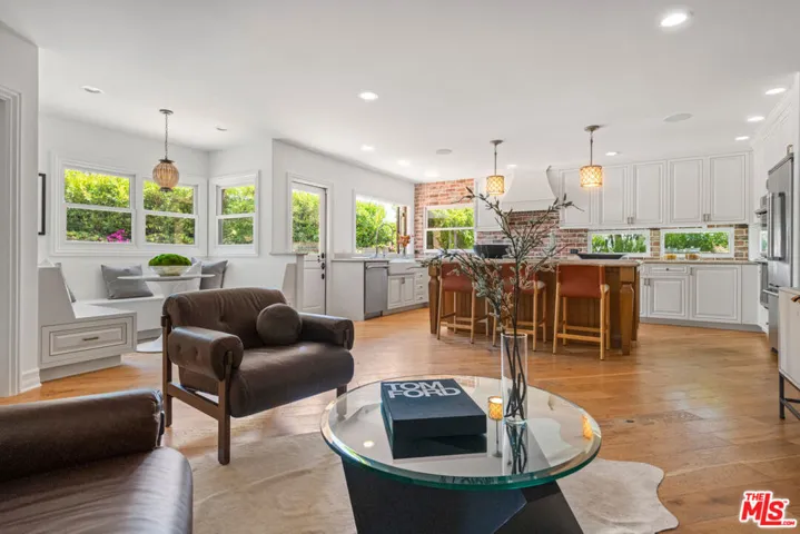 8045 Rayford Drive, Los Angeles, California 90045