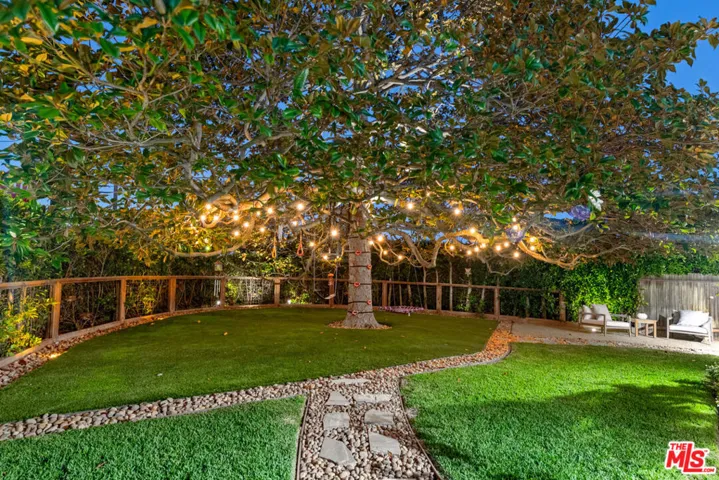 8045 Rayford Drive, Los Angeles, California 90045
