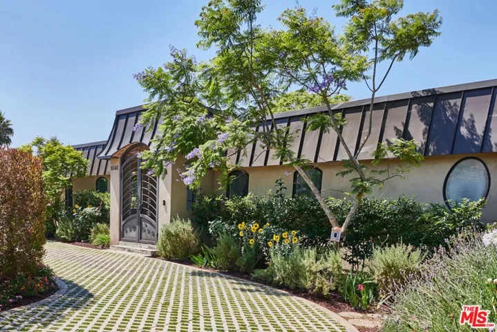 8045 Rayford Drive, Los Angeles, California 90045