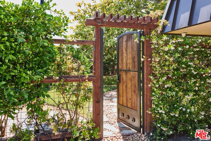 8045 Rayford Drive, Los Angeles, California 90045