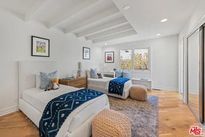 8045 Rayford Drive, Los Angeles, California 90045